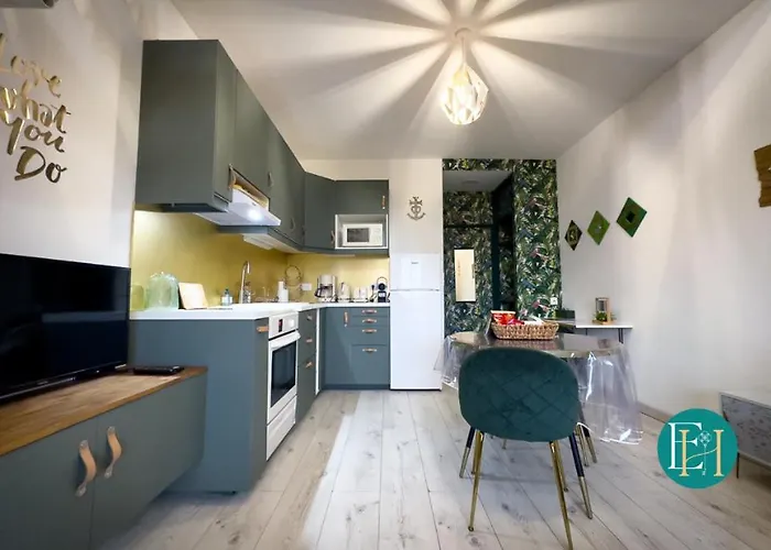 Appartement Le Soleil - Résidence Avec Piscine Et Parking - 15 Min Des Plages Marsillargues